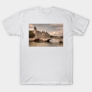 La Conciergerie From Pont au Change © T-Shirt